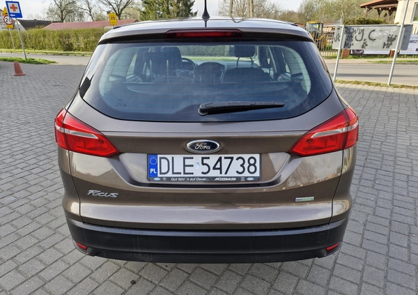 Ford Focus cena 32400 przebieg: 178450, rok produkcji 2015 z Legnica małe 277